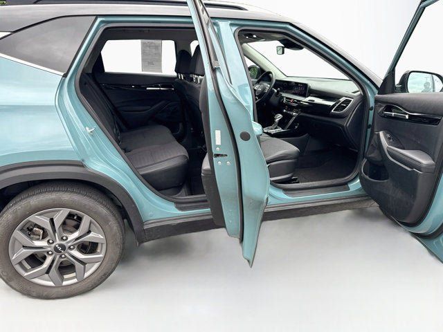 Used 2024 Kia Seltos S AWD/4WD image 31