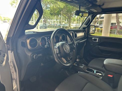 Used 2018 Jeep Wrangler Unlimited Sport S AWD/4WD image 6