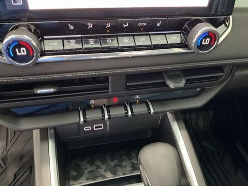 Used 2025 Chevrolet Colorado LT image 15