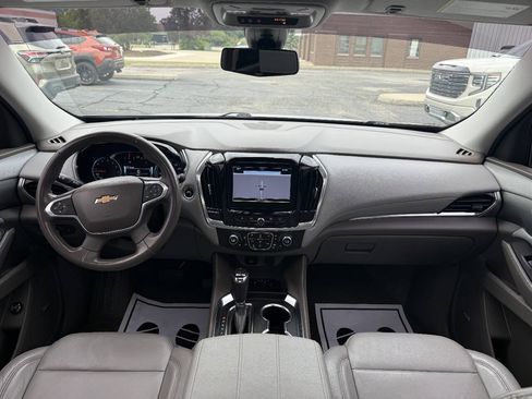 Used 2018 Chevrolet Traverse LT AWD/4WD image 25