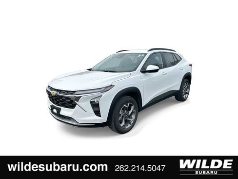 Used 2025 Chevrolet Trax LT w/ LT Convenience Package image 1