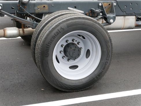 Used 2026 Ford F450 XLT w/ XLT Value Package image 3