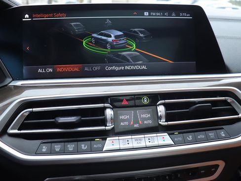 Used 2022 BMW X5 sDrive40i w/ Executive Package image 37