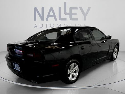 Used 2014 Dodge Charger SE RWD image 5