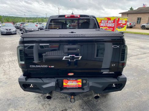 Used 2018 Chevrolet Colorado LT w/ LT Convenience Package AWD/4WD image 4