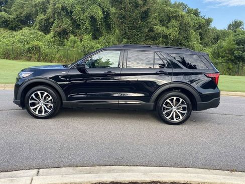 Used 2025 Ford Explorer ST-Line AWD/4WD image 9
