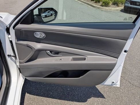 Used 2024 Hyundai Elantra SEL w/ Convenience Package FWD image 39