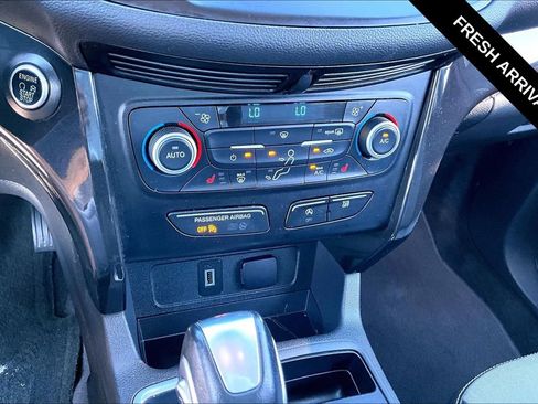 Used 2019 Ford Escape SE FWD image 16