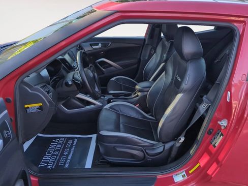 Used 2014 Hyundai Veloster Turbo w/ Turbo Technology Package 04 FWD image 13