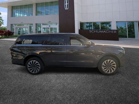 New 2026 Lincoln Navigator L Black Label AWD/4WD image 8