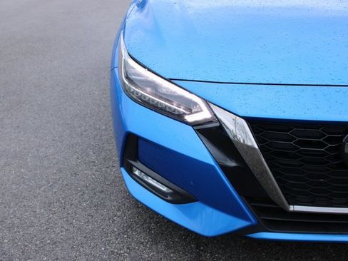 Used 2021 Nissan Sentra SR w/ SR Premium Package image 40