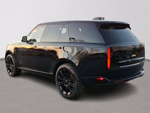 New 2025 Land Rover Range Rover SE image 4