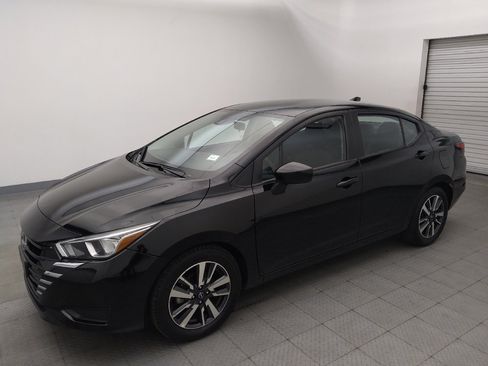Used 2024 Nissan Versa SV FWD image 2