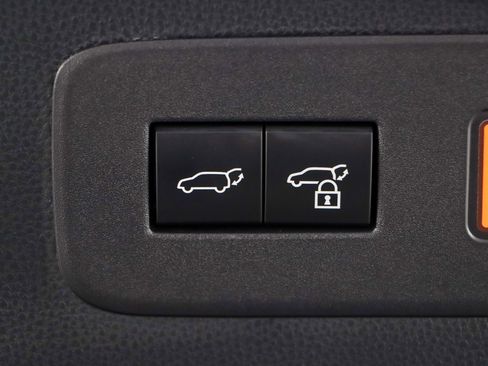 Used 2024 Lexus GX 550 w/ Accessory Package (Z1) image 33