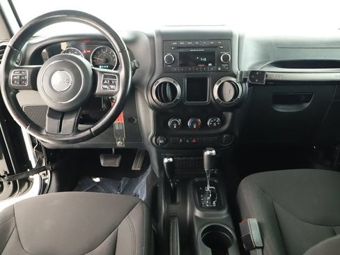 Used 2018 Jeep Wrangler Unlimited Sport w/ Connectivity Group AWD/4WD image 18
