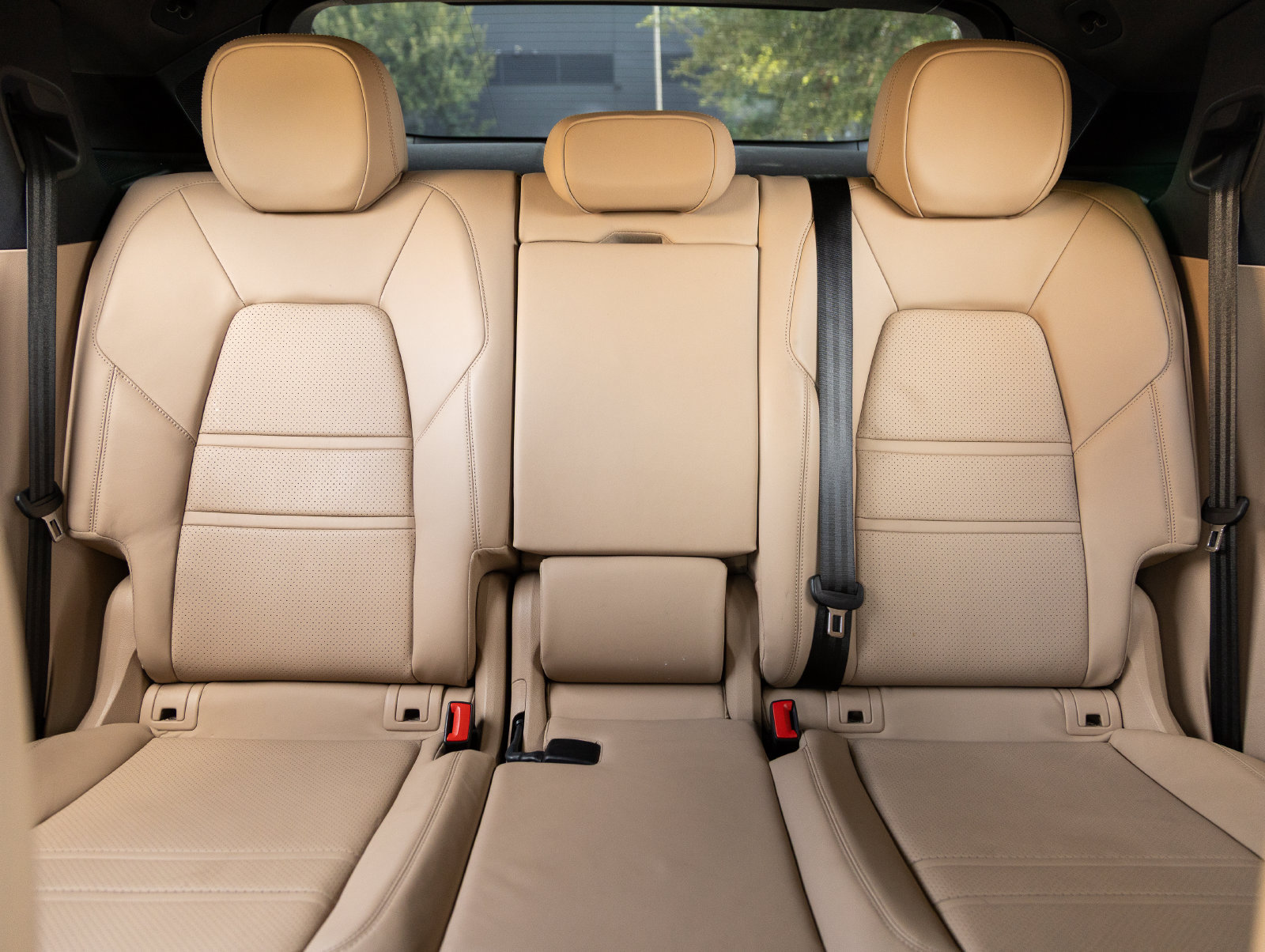 Certified 2023 Porsche Cayenne Coupe AWD/4WD image 29