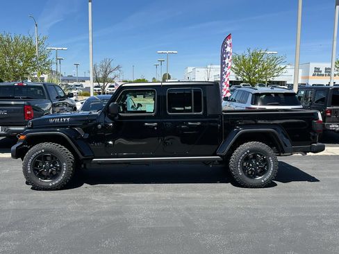 New 2026 Jeep Gladiator Sport AWD/4WD image 3