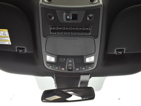 Used 2022 Ford F250 Lariat w/ Black Appearance Package image 27