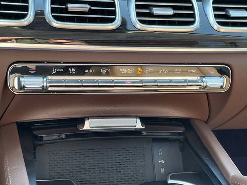 New 2026 Mercedes-Benz GLS 450 4MATIC image 32