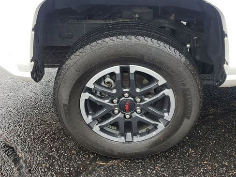 Used 2025 Toyota Tacoma TRD Sport image 5