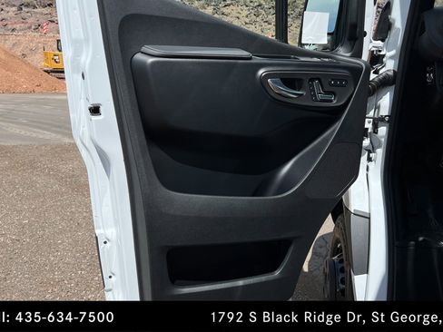 Used 2025 Mercedes-Benz Sprinter 3500 image 14