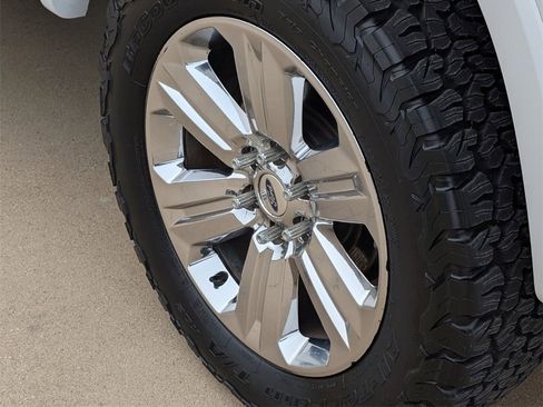 Used 2018 Ford F150 Lariat image 12