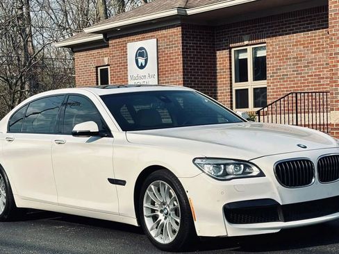 Used 2013 BMW 750Li image 13