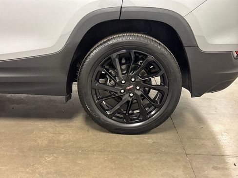 Used 2023 GMC Terrain SLE w/ Driver Convenience Package image 14