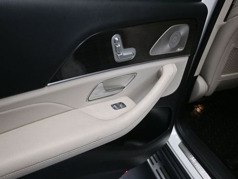 Used 2021 Mercedes-Benz GLS 450 4MATIC image 15