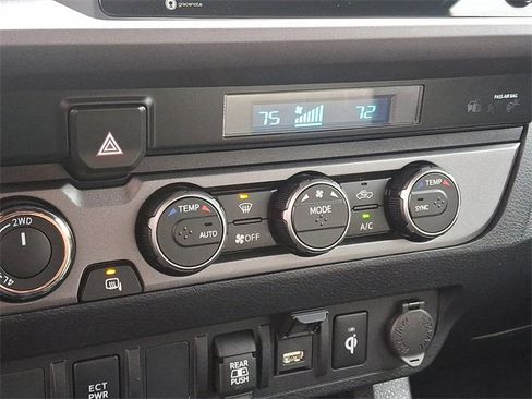 Used 2023 Toyota Tacoma TRD Sport image 15