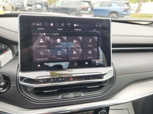 Used 2022 Jeep Compass Limited image 20