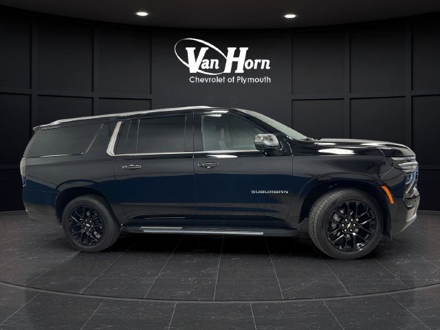 Used 2025 Chevrolet Suburban Premier AWD/4WD image 8