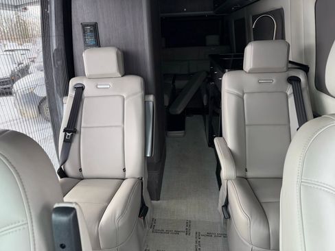 Used 2022 Mercedes-Benz Sprinter 3500 w/ Parking Package image 42