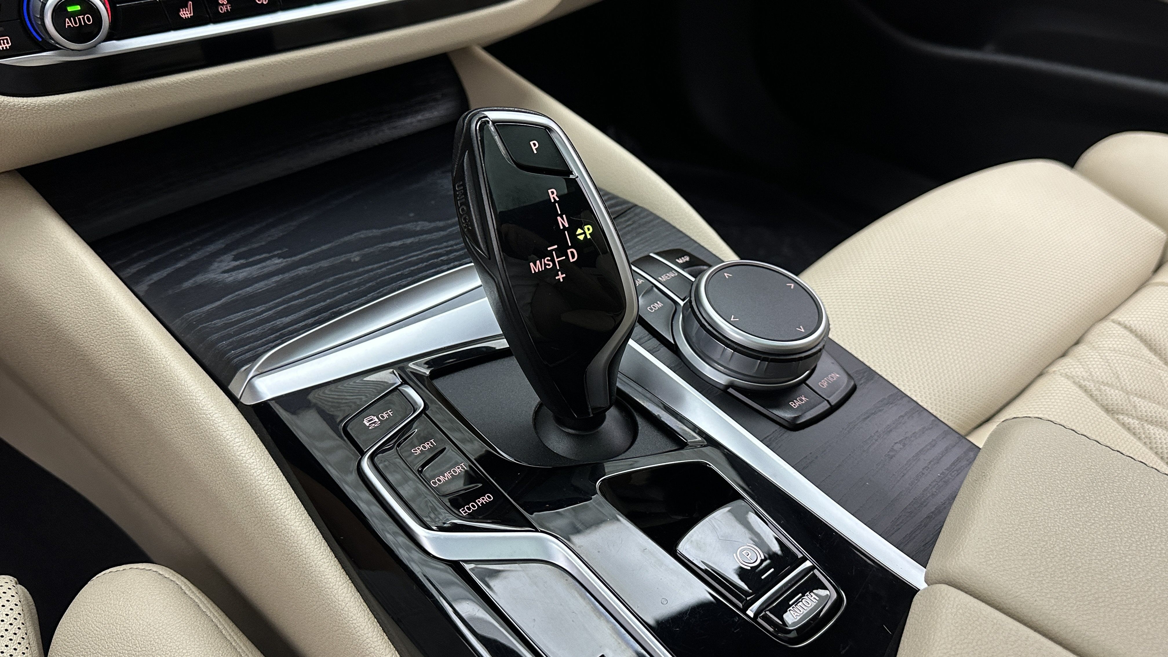 Used 2022 BMW 530i RWD image 22