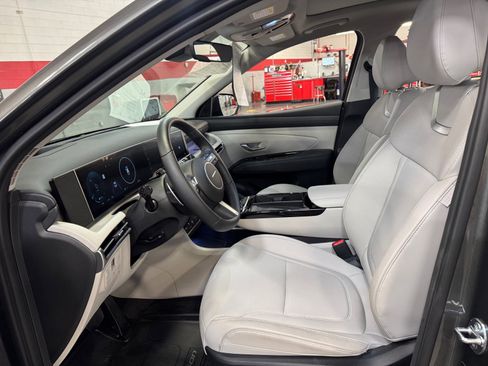 Used 2026 Hyundai Tucson Limited AWD/4WD image 14