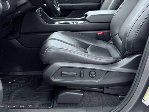 Used 2025 Honda Pilot Touring image 21