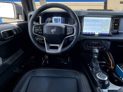 Used 2022 Ford Bronco Badlands image 10