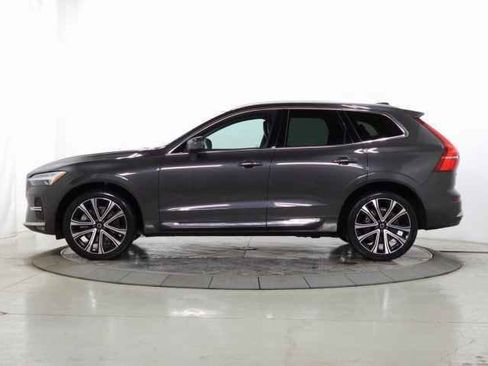 Certified 2023 Volvo XC60 B6 Ultimate w/ Climate Package image 5