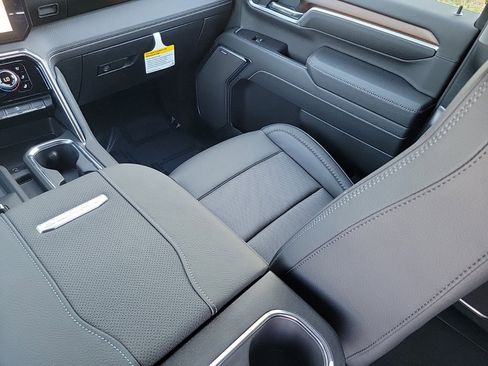 New 2026 GMC Sierra 2500 Denali w/ Denali Reserve Package image 14