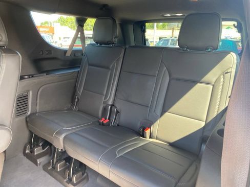 Used 2023 GMC Yukon XL Denali AWD/4WD image 12