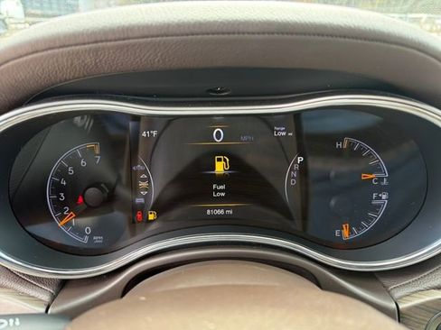 Used 2018 Jeep Grand Cherokee Overland image 17