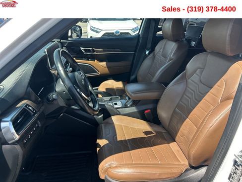 Used 2022 Kia Telluride SX w/ SX Prestige Package AWD/4WD image 11