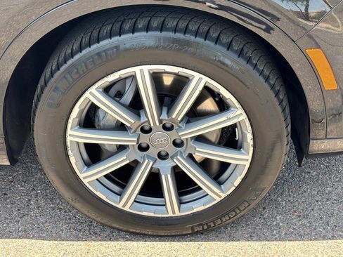 Used 2018 Audi Q7 3.0T Premium Plus w/ Premium Plus Package AWD/4WD image 8
