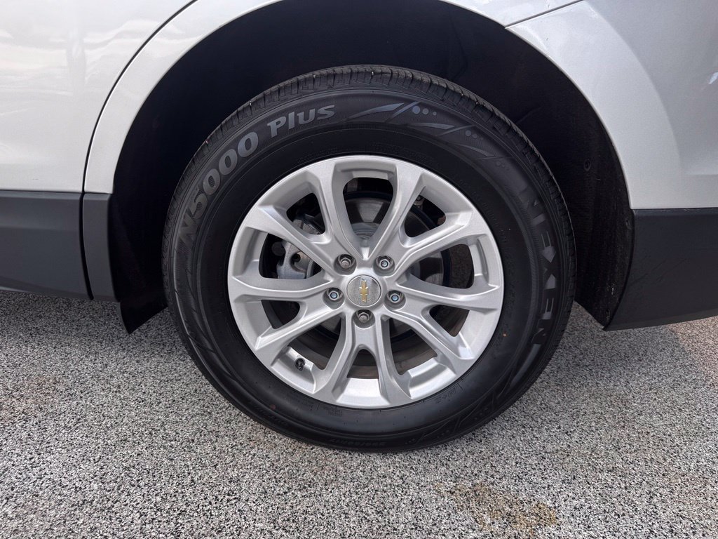 Used 2021 Chevrolet Equinox LS w/ LS Convenience Package AWD/4WD image 13