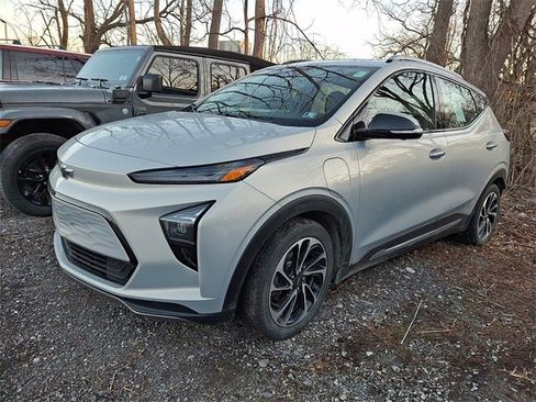 Used 2022 Chevrolet Bolt EUV Premier w/ Sun & Sound Package image 3