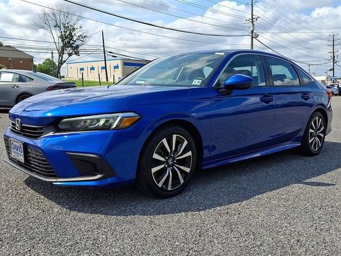 Used 2023 Honda Civic EX image 3