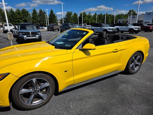 Used 2016 Ford Mustang Convertible w/ Equipment Group 051A RWD image 21