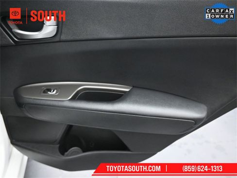 Used 2020 Kia Optima LX image 28