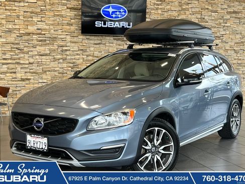 Used 2018 Volvo V60 T5 Cross Country AWD/4WD image 1