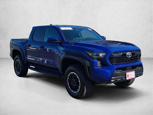 Certified 2025 Toyota Tacoma TRD Off-Road AWD/4WD image 3